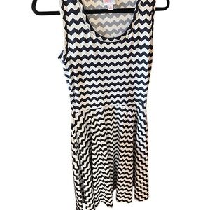 LuLaRoe Dark Navy  and White Zigzag Sleeveless Nikki Dress. It has Pockets!